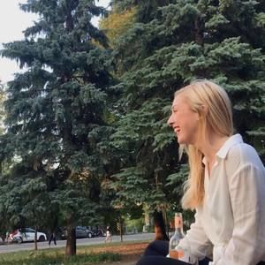 Meet your Posher, Laura audrey